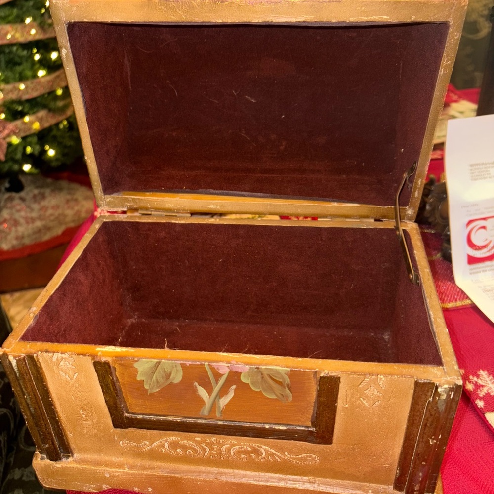 VINTAGE  Floral Painted Wooden Chest - Picture 2 of 10
